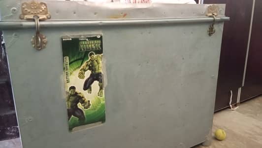 Steel metal baksa. Good for to store heavy items. Condition 9/10