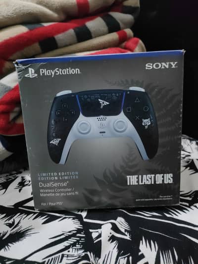 ps5 last of us special edition controller