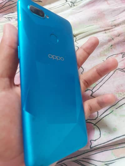 OPPO A12