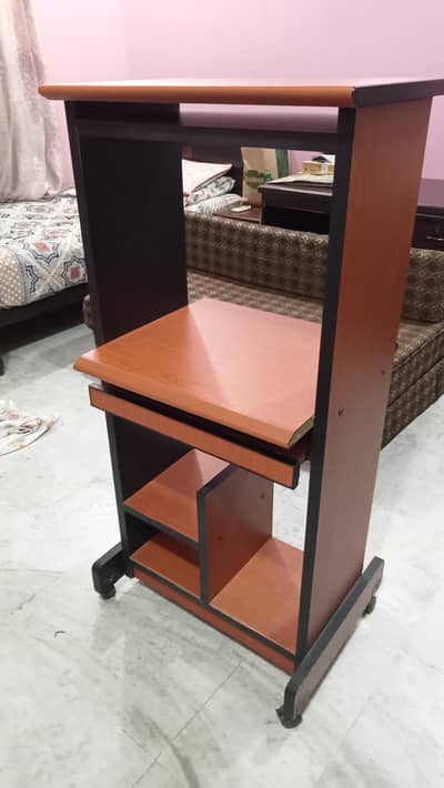 Decent Moving Computer Table