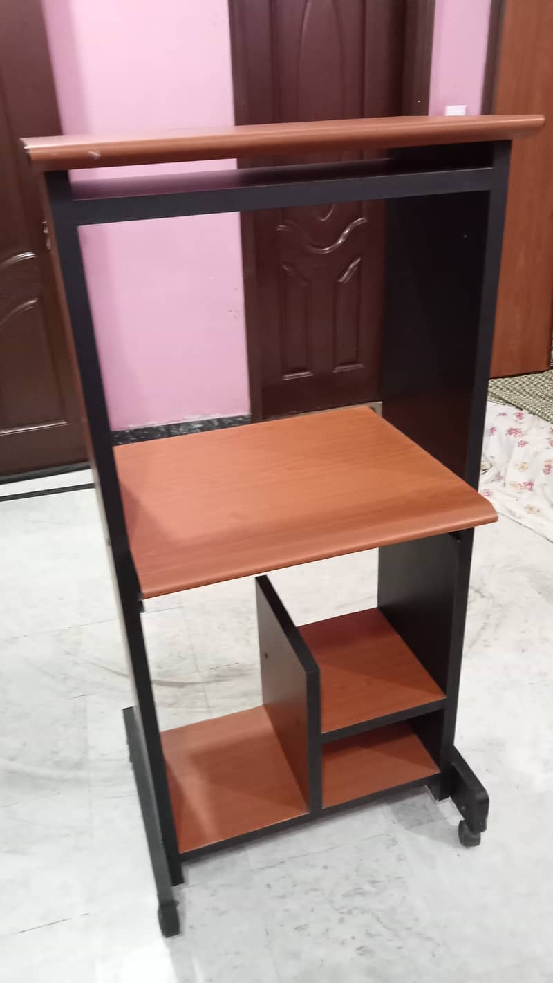 Decent Moving Computer Table 4