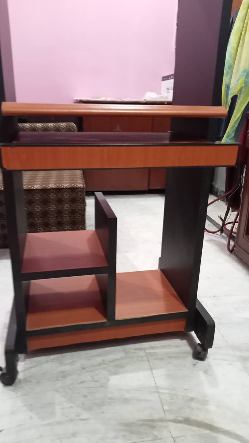 Decent Moving Computer Table 5