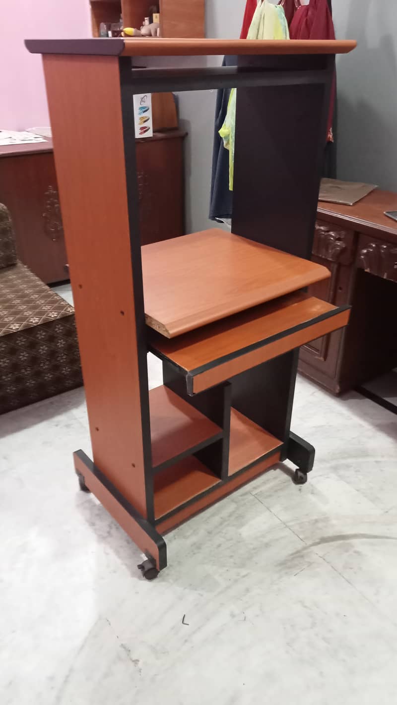 Decent Moving Computer Table 9