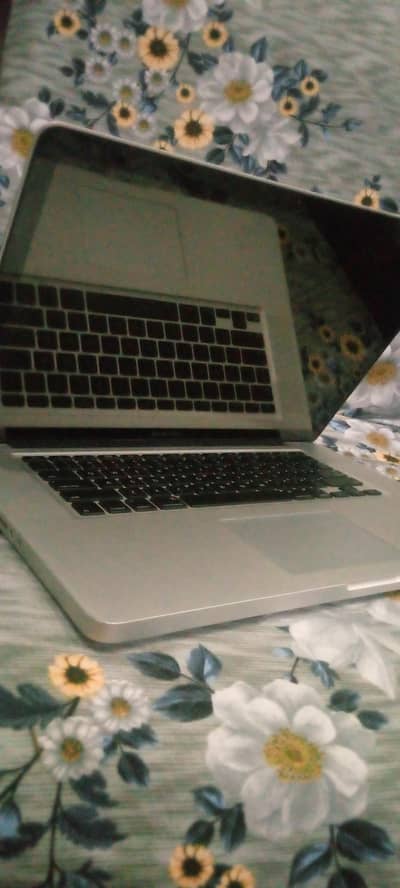 MacBook pro 2010 8gb 320 gb hard
