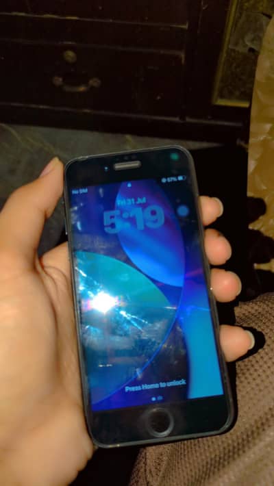 Apple iPhone SE