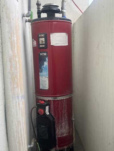 NG DG-25 Gas Geyser 25 Gallon – Excellent Condition