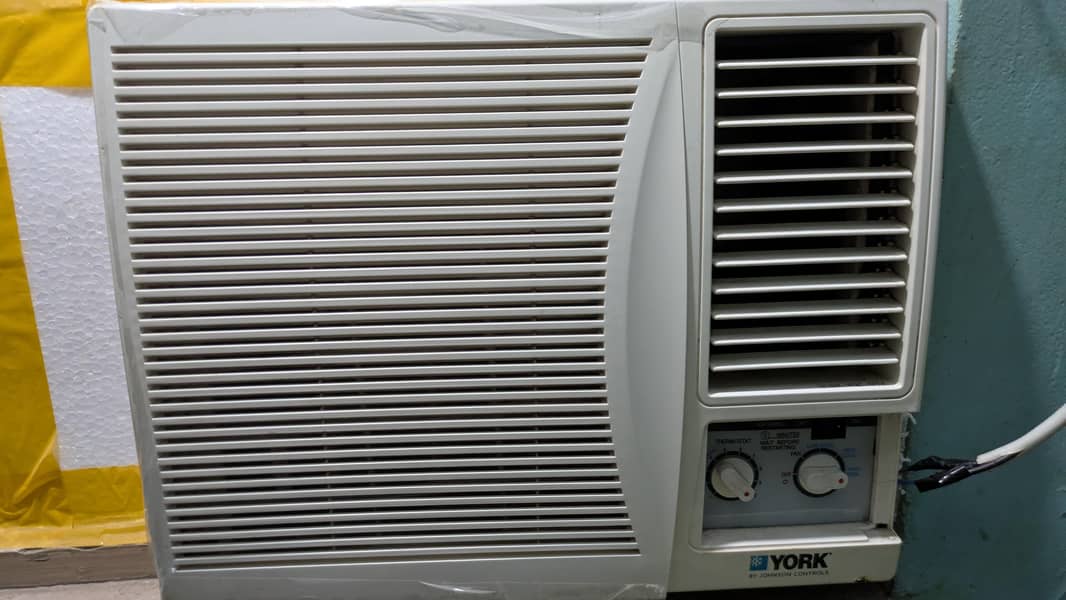 York window AC 1