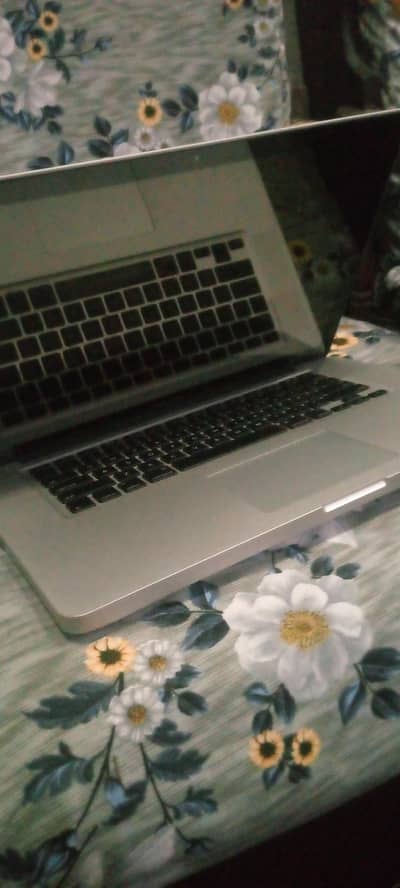 MacBook pro 2010 8gb 320 gb hard