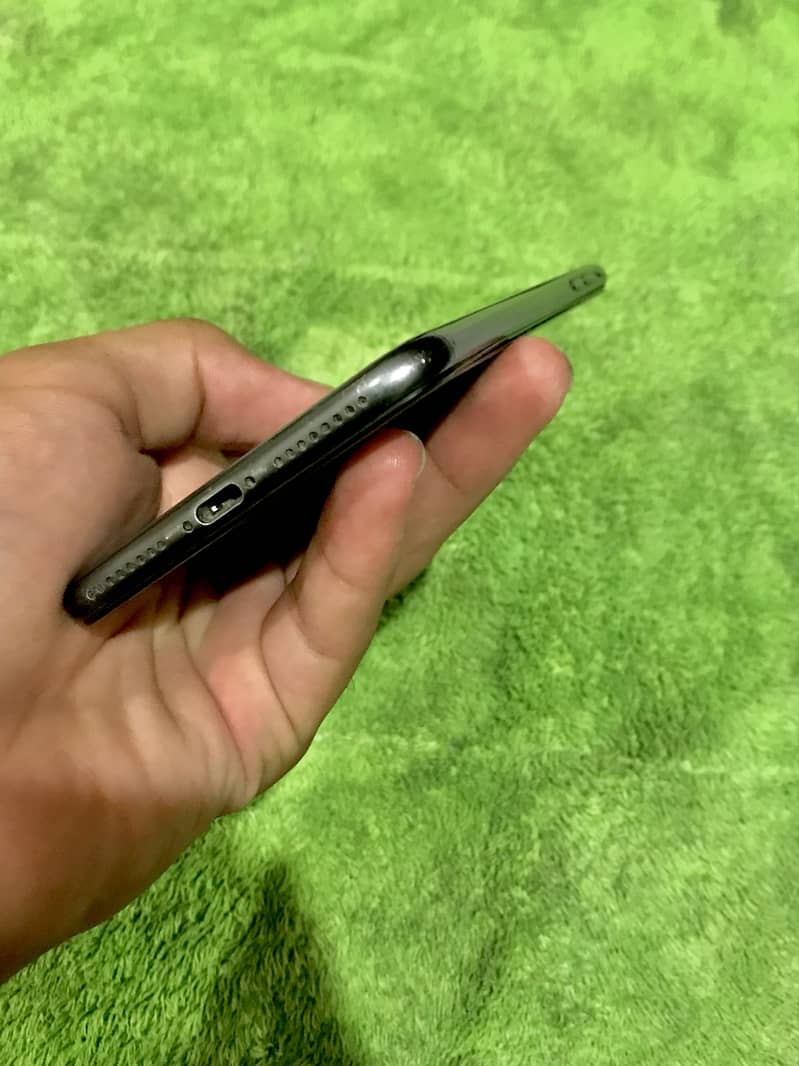 Apple iPhone 8 Plus 2