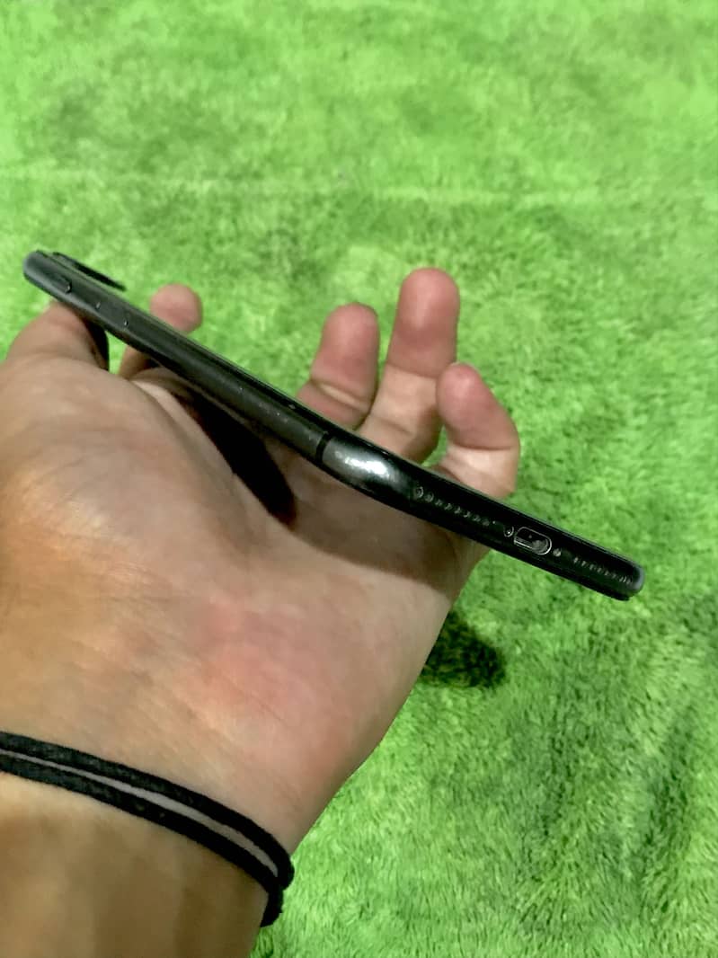 Apple iPhone 8 Plus 3