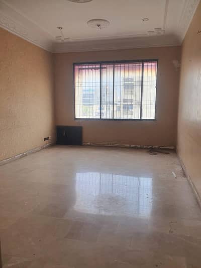 full floor Apartment of 4DD 2nd floor after mezzanine available for rent