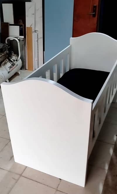 High-Quality Custom Baby Cot with  Foam !