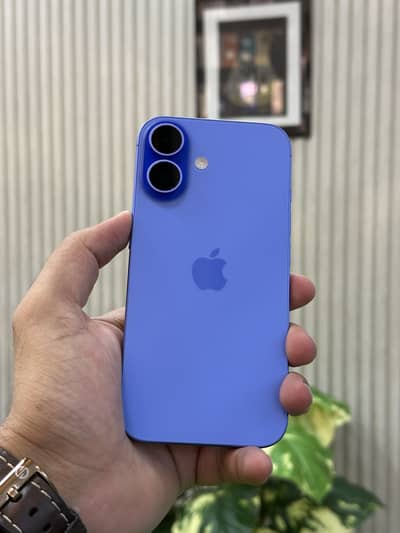 Apple iPhone 16