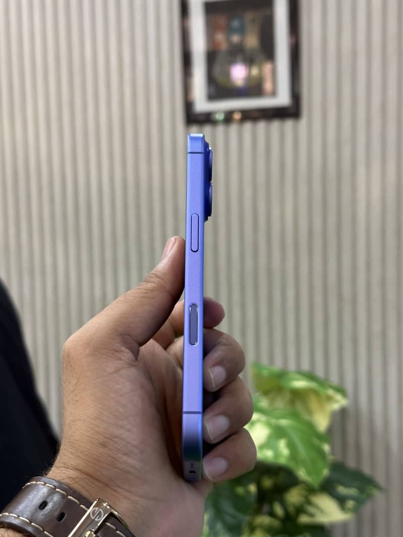 Apple iPhone 16 1