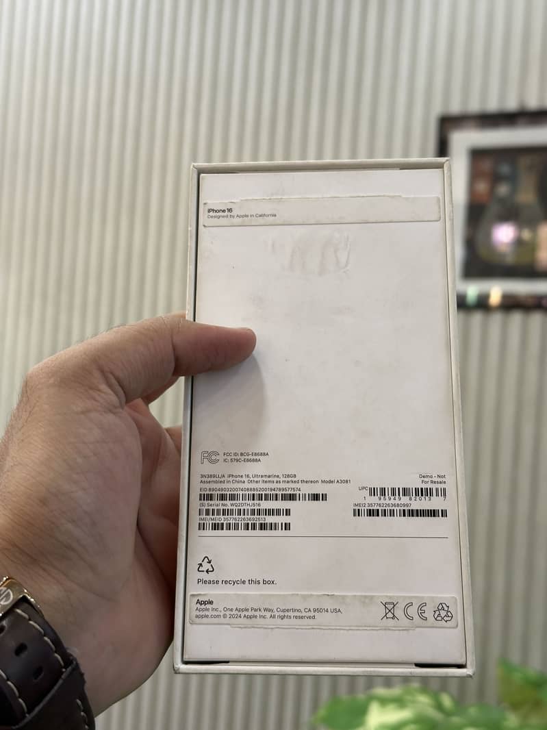Apple iPhone 16 3
