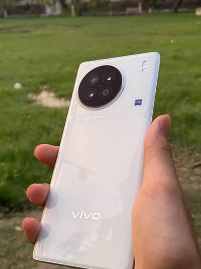 Vivo X90s