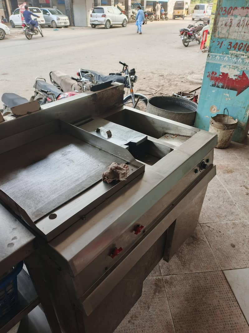 fryer with table 0