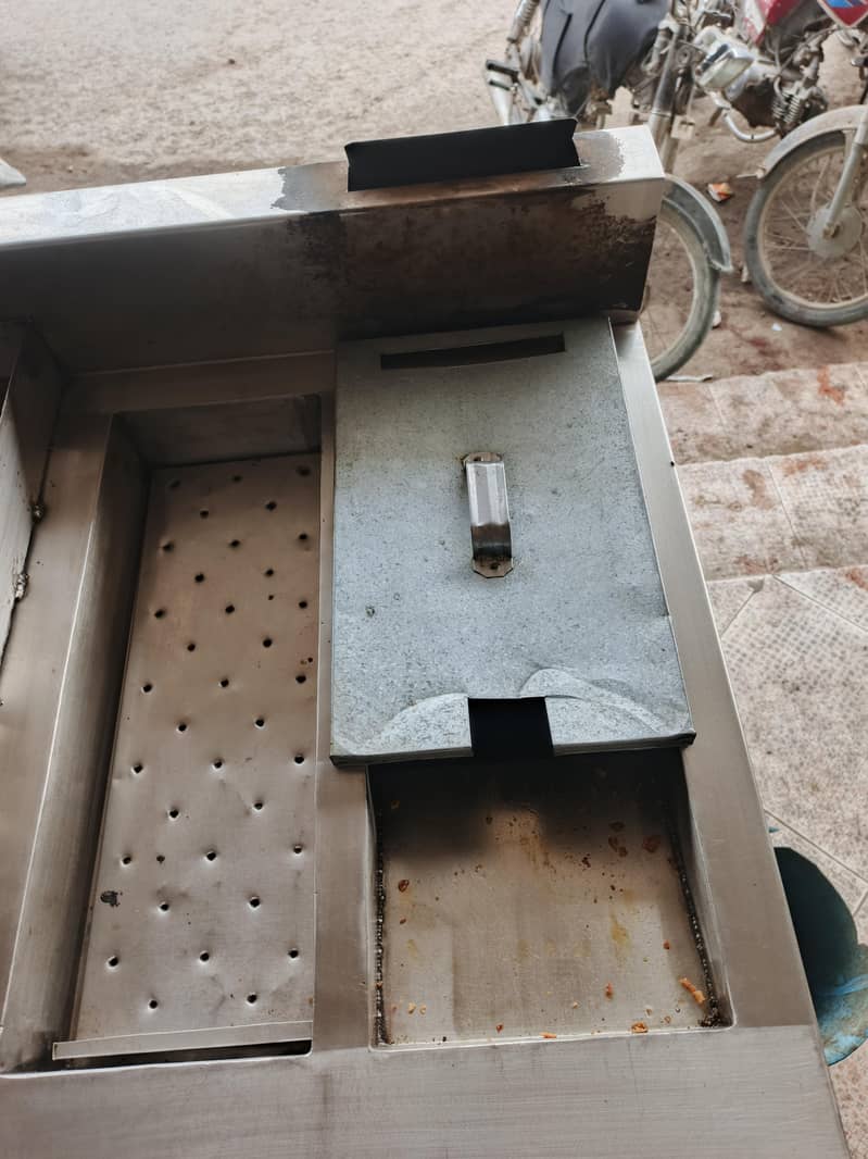 fryer with table 1