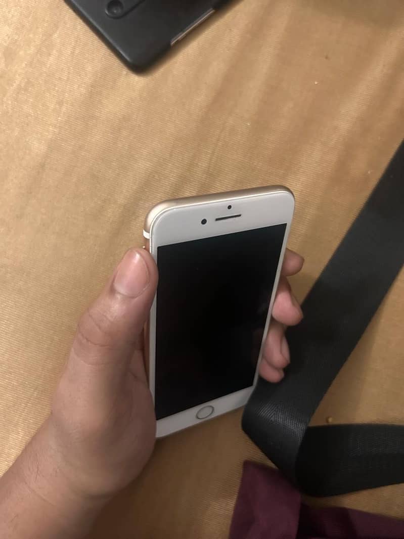 Apple iPhone 7 2