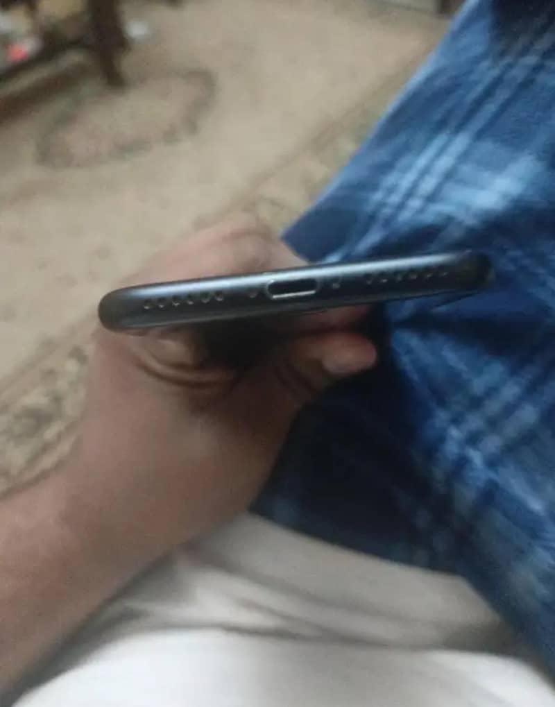 Apple iPhone 7 3