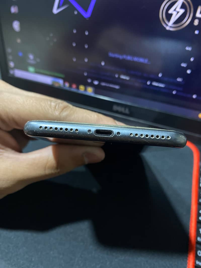 Apple iPhone 8 Plus 0