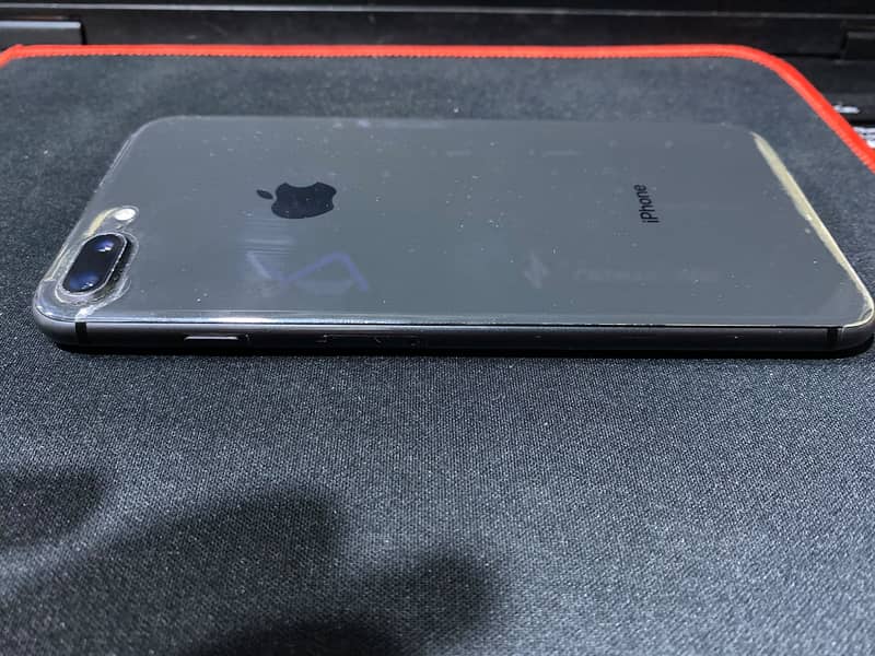 Apple iPhone 8 Plus 5