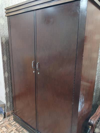 wooden ful size almari in good condition,  2 doors adult wardrobes