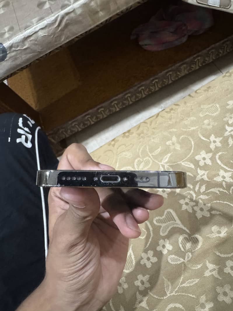 Apple iPhone 12 Pro 0