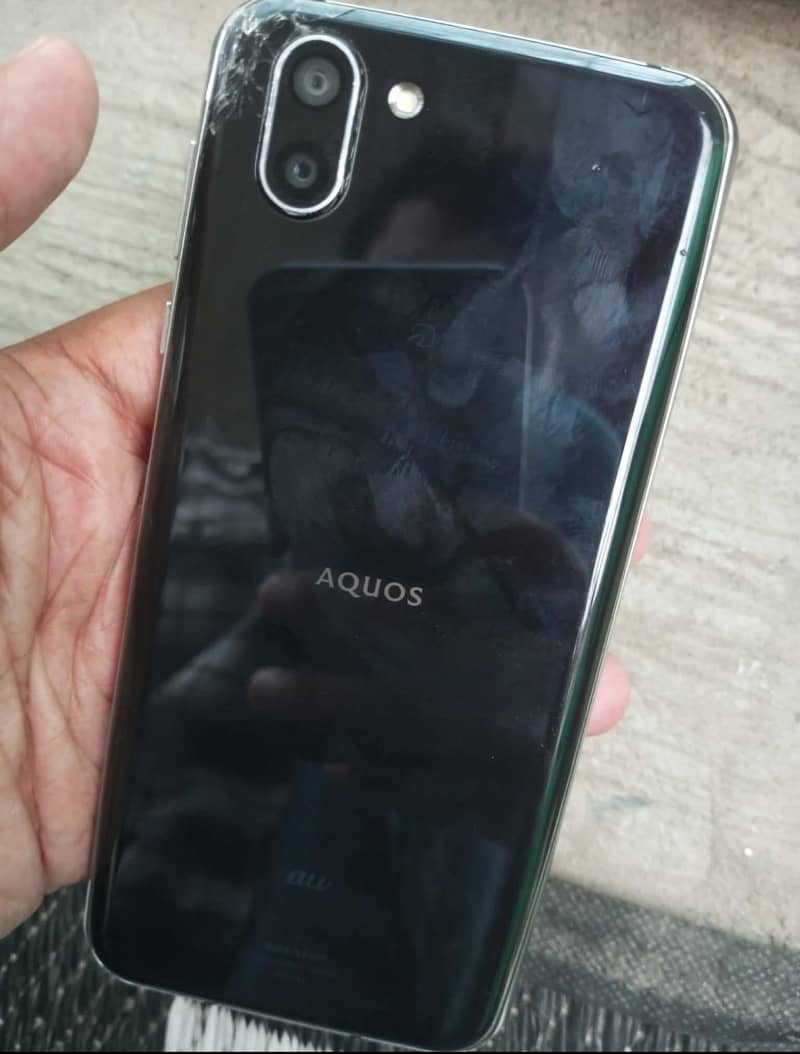 Sharp Aquos R2 0