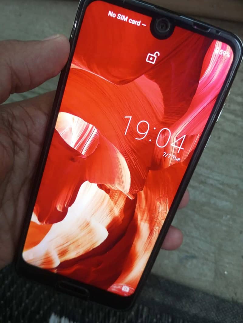 Sharp Aquos R2 1