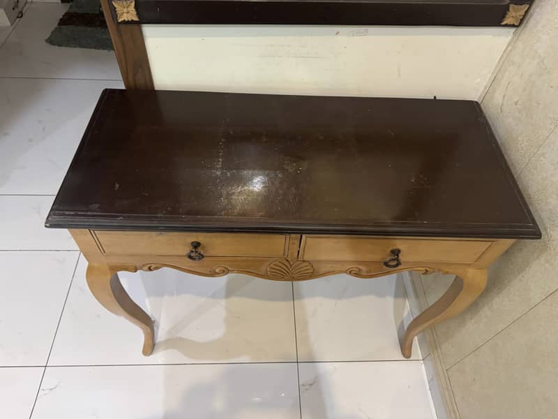 Dressing Table 3