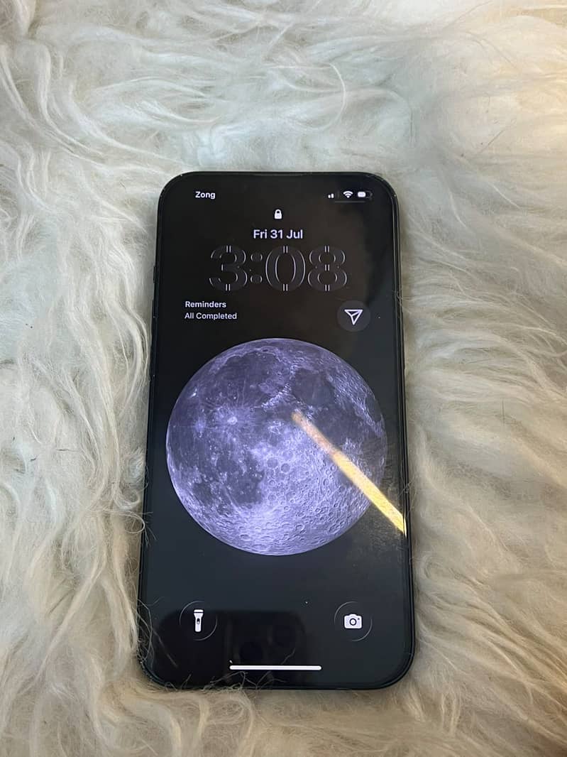 Apple iPhone 13 2