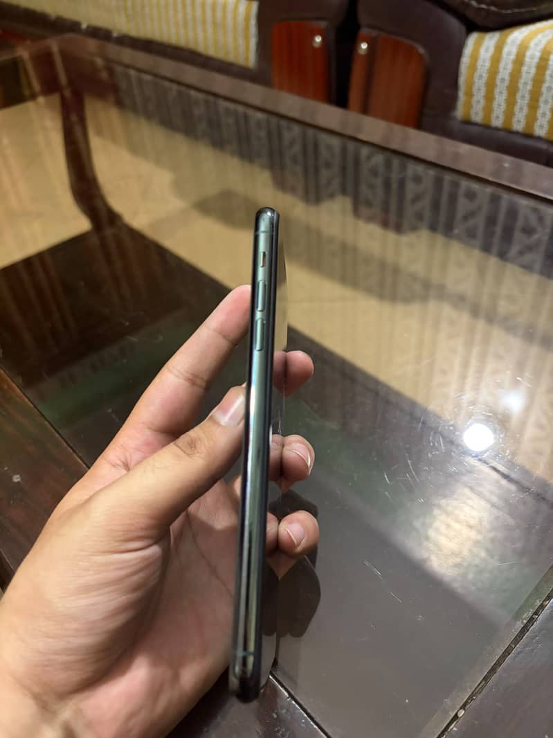 Apple iPhone 11 Pro Max 1