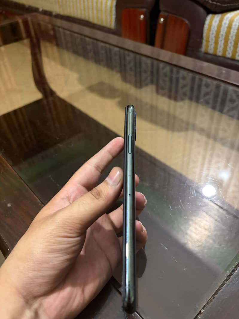 Apple iPhone 11 Pro Max 3