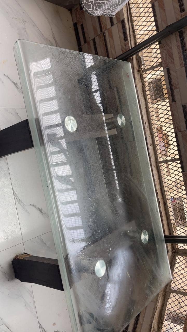 Mirror table. 8/10. 0