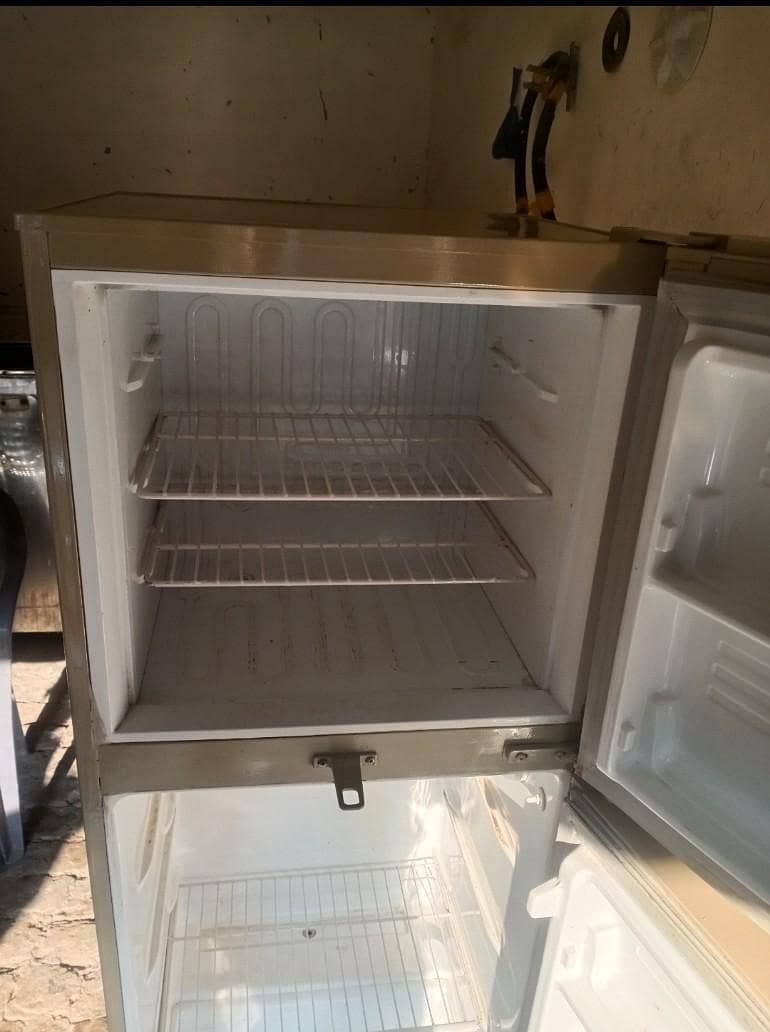 PEL fridge 4