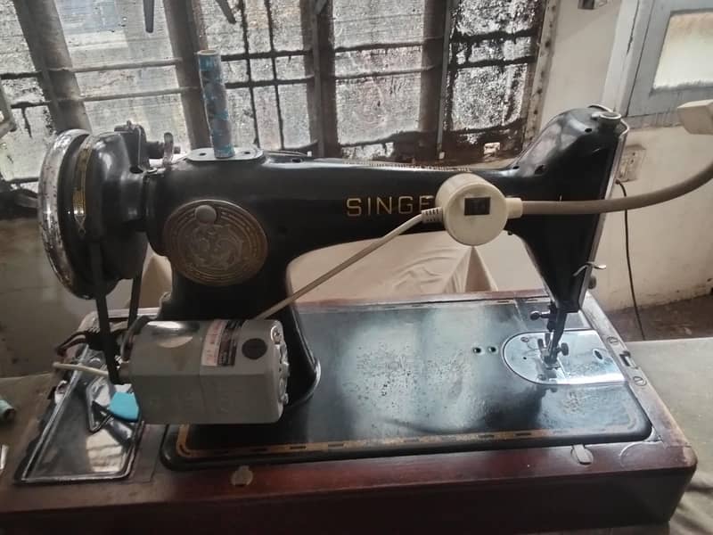 Singer sewing machine 1