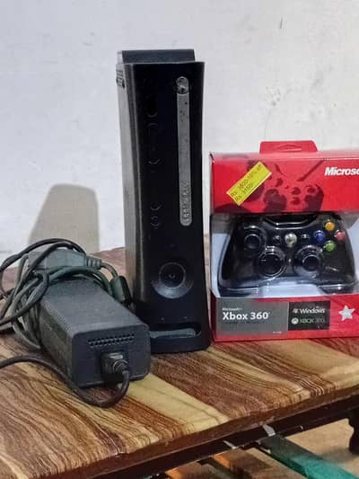 Xbox 360 Elite with brand new controller