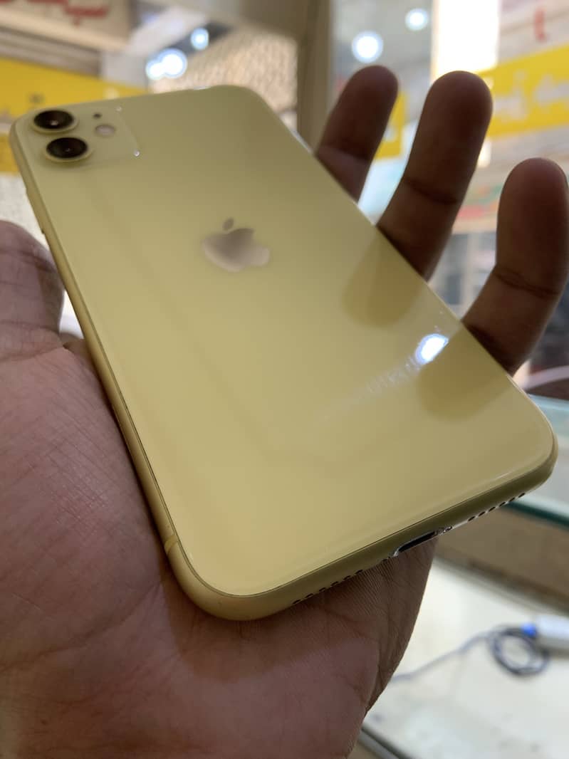Apple iPhone 11 3