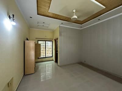7 Marla Double Unit House Available For Rent In Abubaker Block Gas Installed