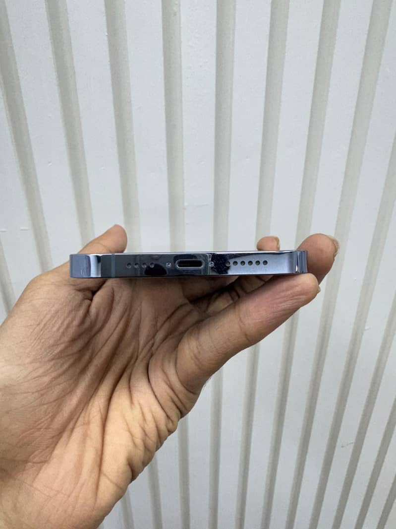 Apple iPhone 13 Pro Max 3