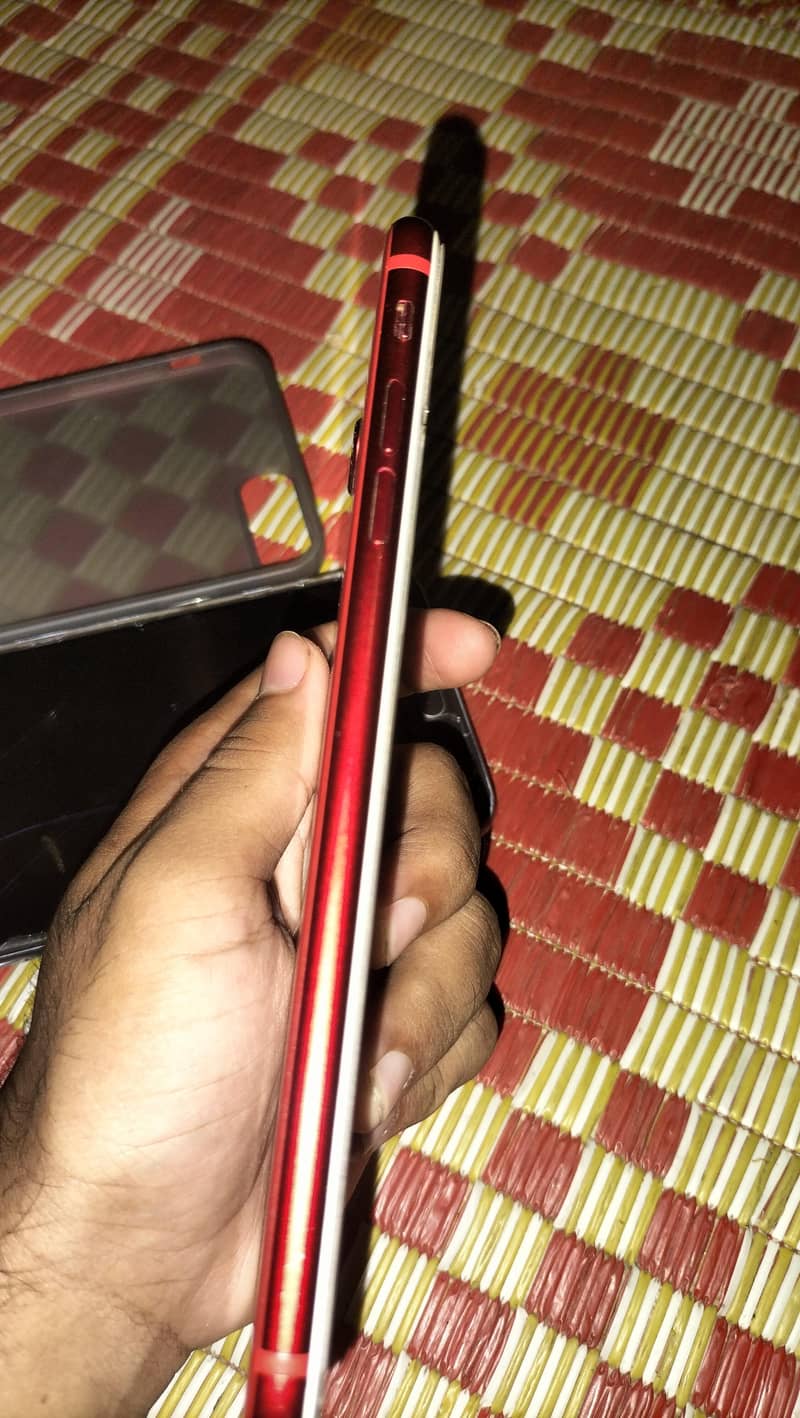 Apple iPhone 8 Plus 4