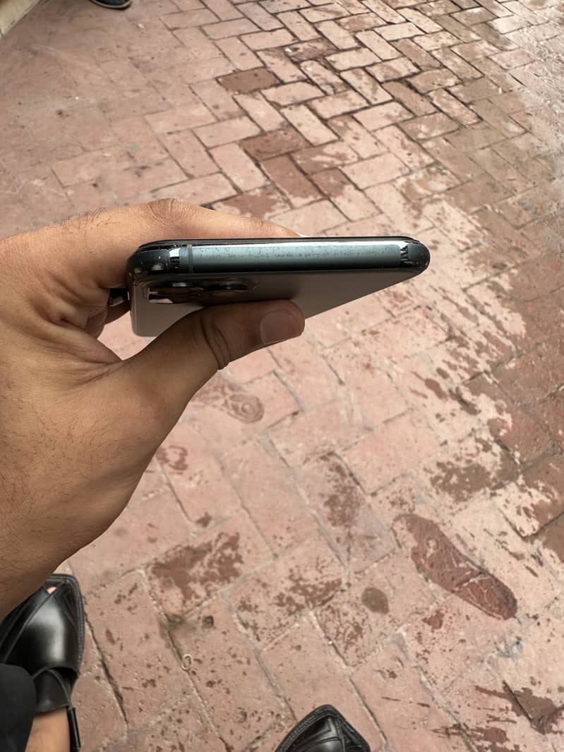 Apple iPhone 11 Pro Max 0
