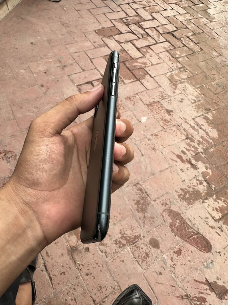 Apple iPhone 11 Pro Max 1