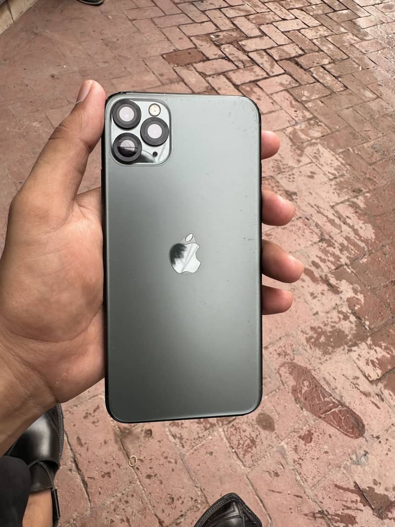 Apple iPhone 11 Pro Max 4