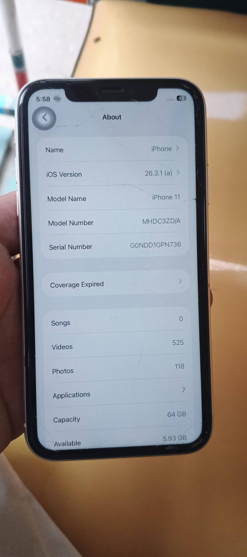 Apple iPhone 11 4