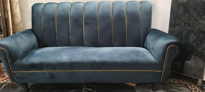 Strong Wooden Sofa Set – Like New