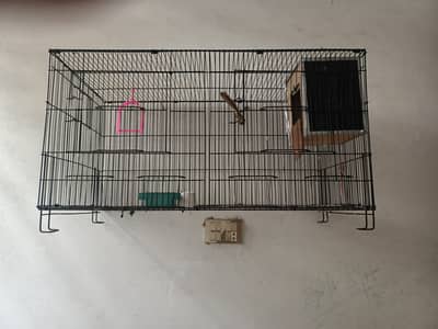​2 Portion Heavy Duty Bird  with two nesting boxes in Good Condition