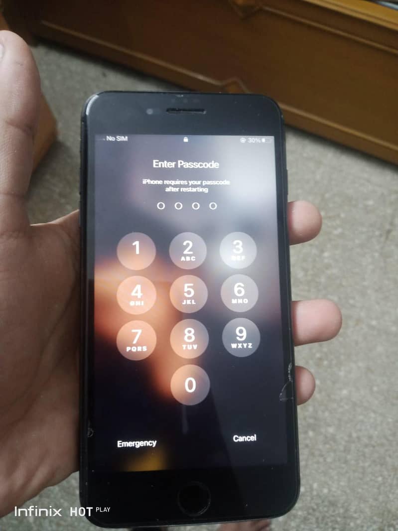Apple iPhone 8 Plus 1