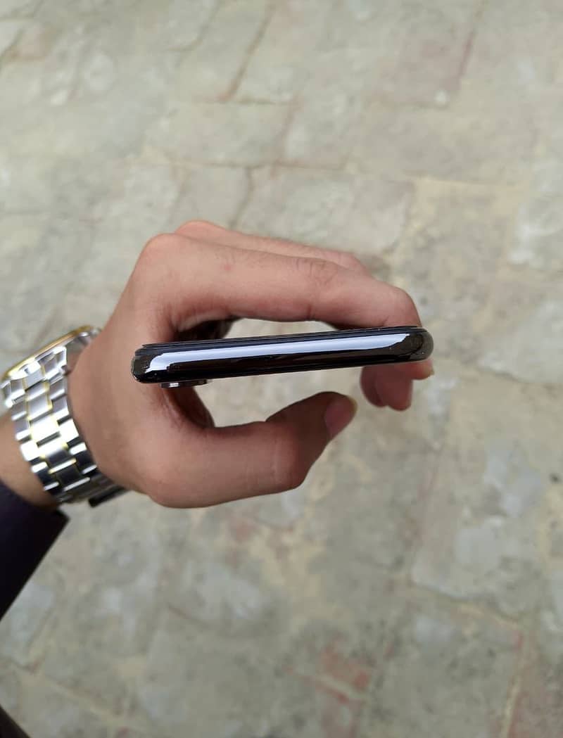 Apple iPhone X 4